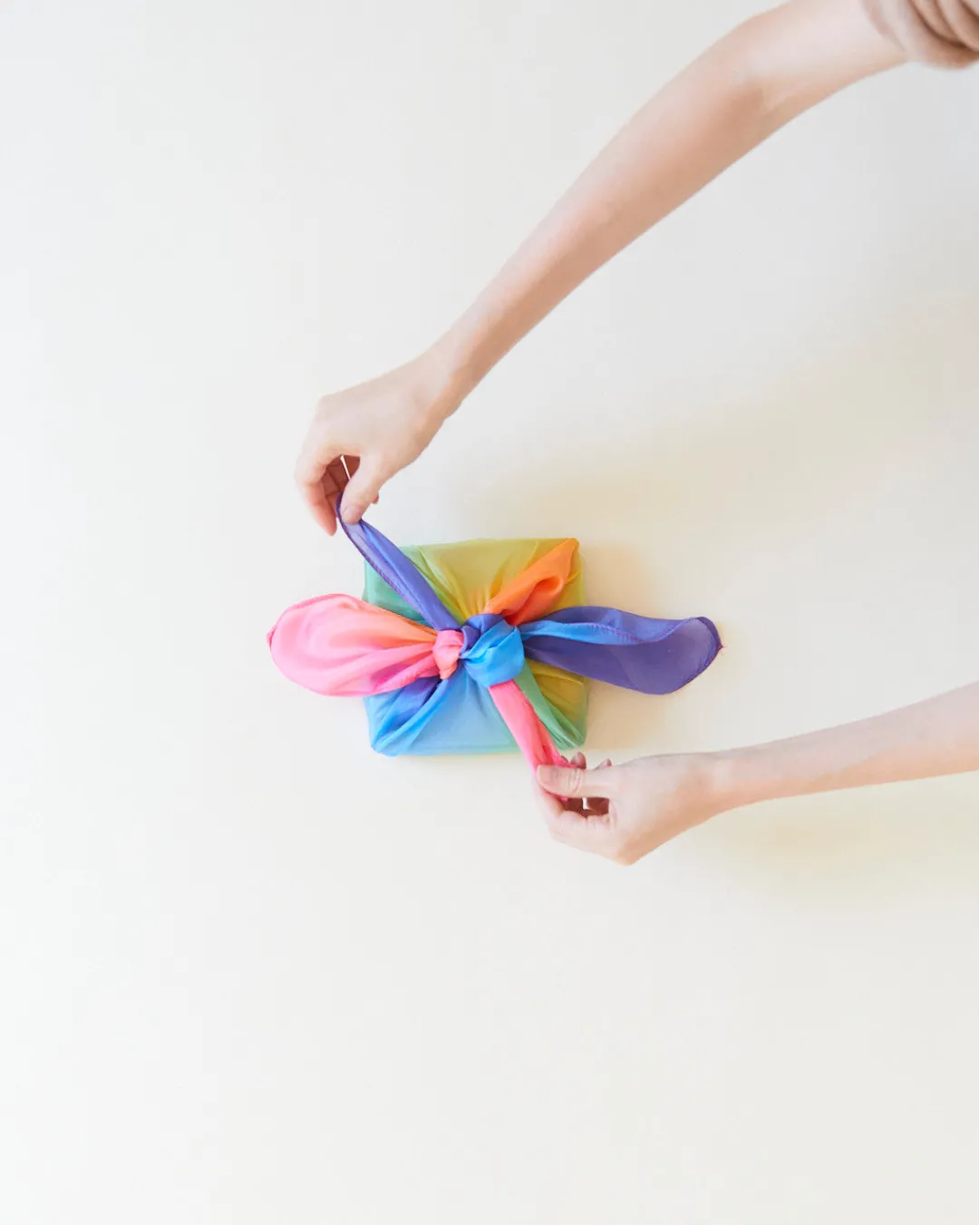 mini_rainbow_playsilk_party_favor_pack_2.webp Sarah's Silks Mini Rainbow Playsilk Party Favor Pack Best